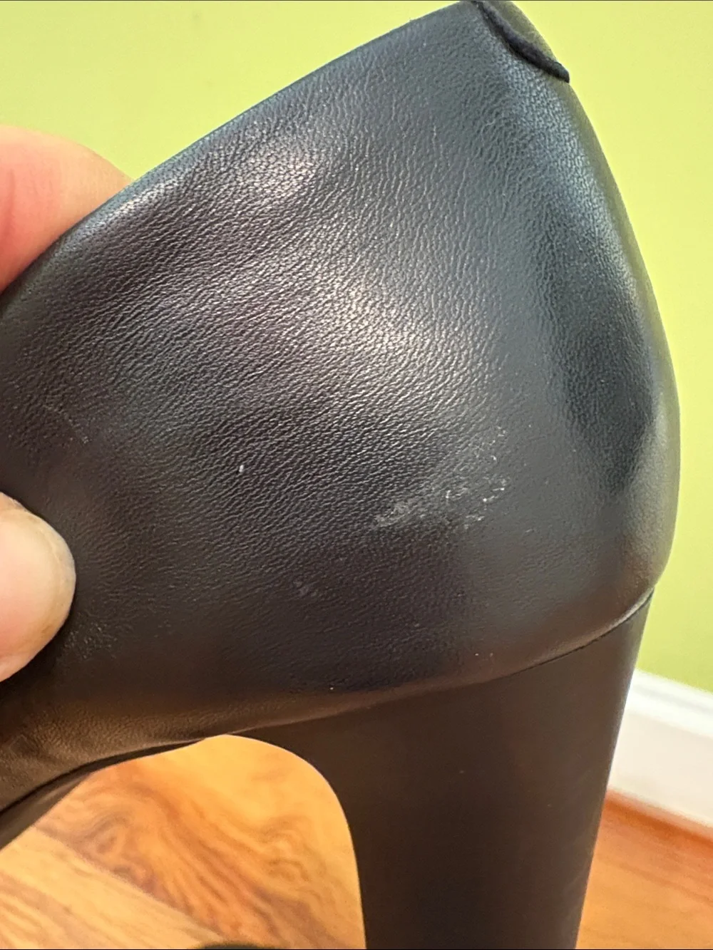 Rockport Black Leather Round-Toe Heels